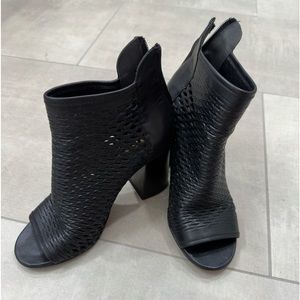 Women's heels size 8